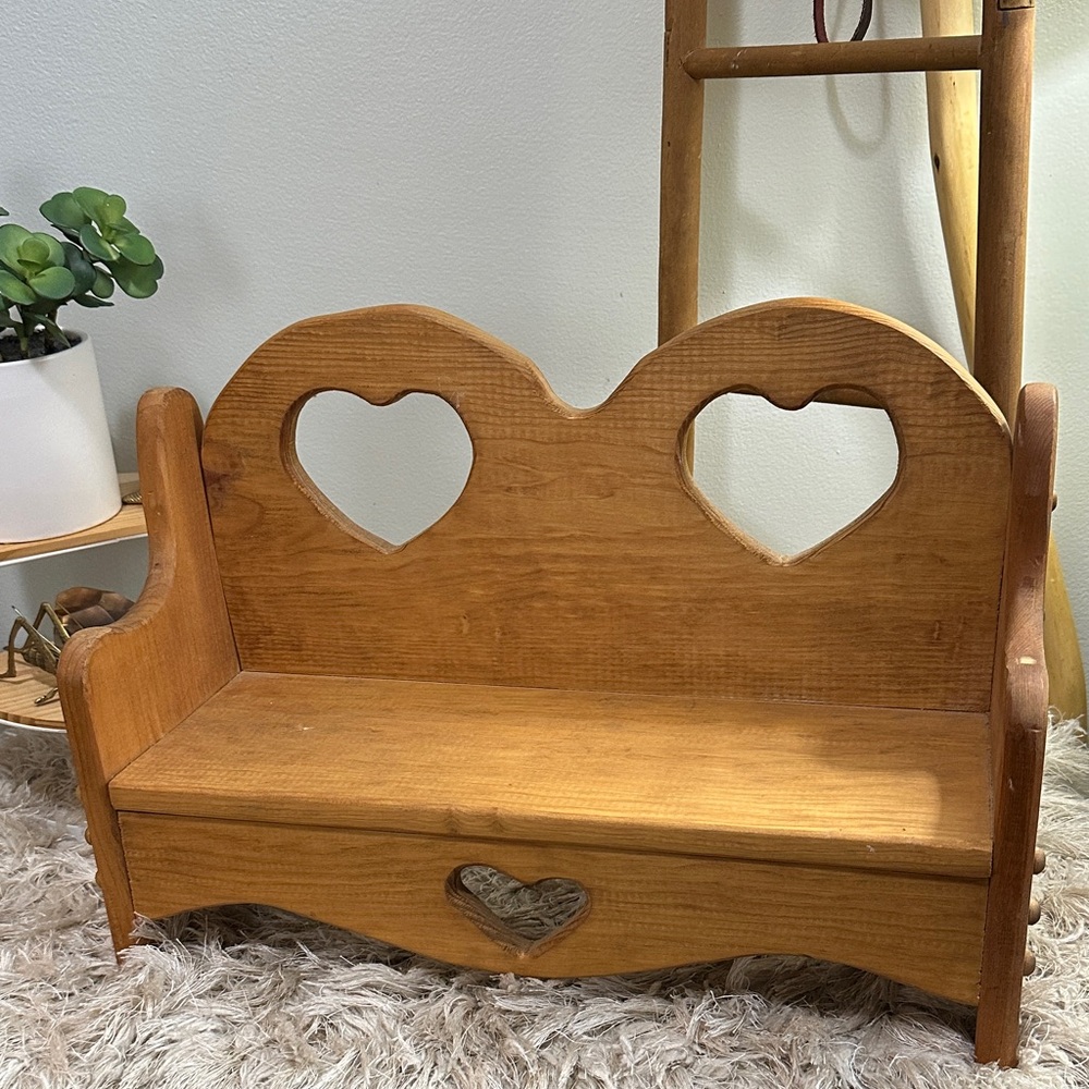 Vintage Hand Made Solid Wood Heart Country Farm Doll Book Plant‎ Display Bench